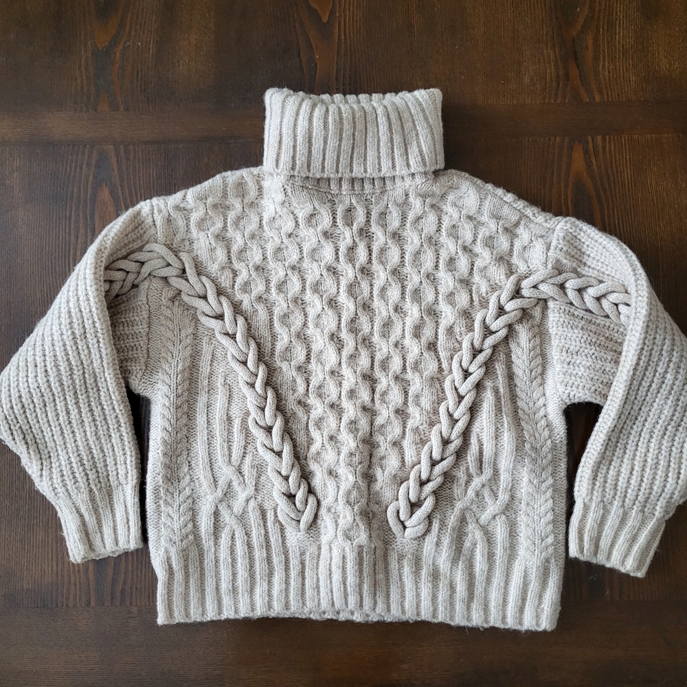 H&M Cozy Tan Chucky Cable Knit Turtleneck Countrycore Cottage Core Sweater